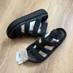 NWT Crocs Brooklyn Luxe Gladiator Strappy Fisherman Sandal Black Womens 7